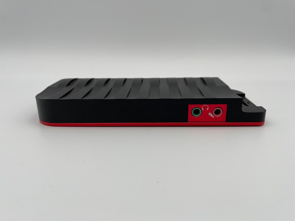 découvrez notre smart tv box, l'appareil indispensable pour transformer votre télévision en une plateforme connectée et intelligente. profitez d'un accès facile à vos contenus préférés, applications et services de streaming directement sur votre écran.