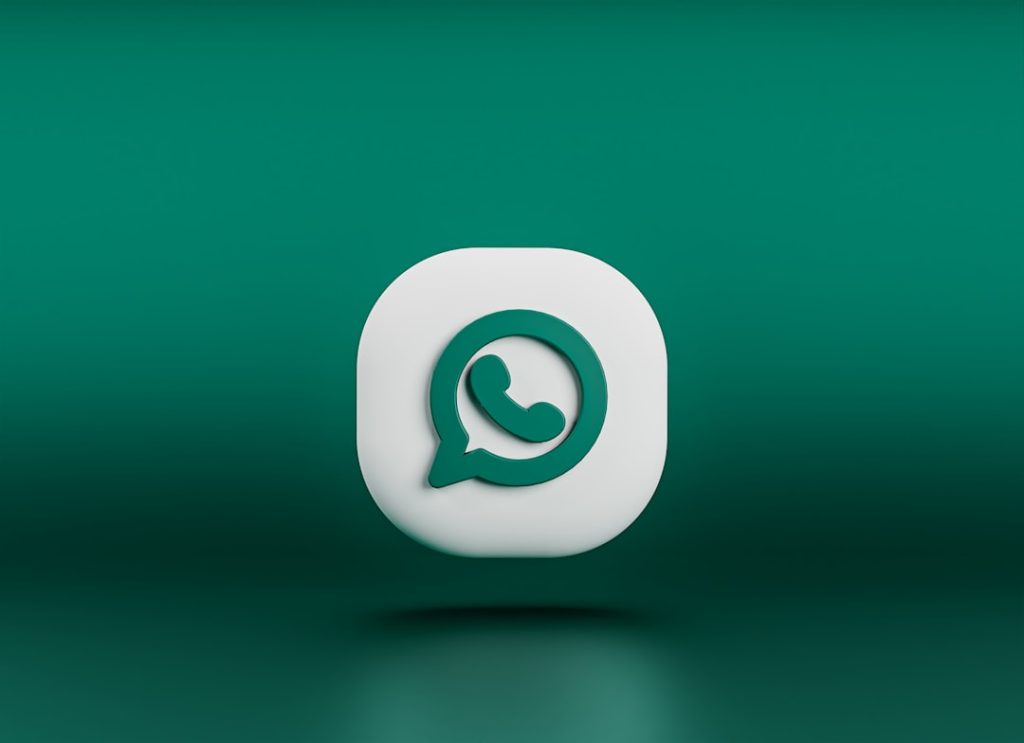 découvrez comment désactiver le cercle bleu de l'ia meta sur whatsapp pour garder votre statut de lecture confidentiel et éviter que vos contacts ne sachent quand vous avez lu leurs messages.