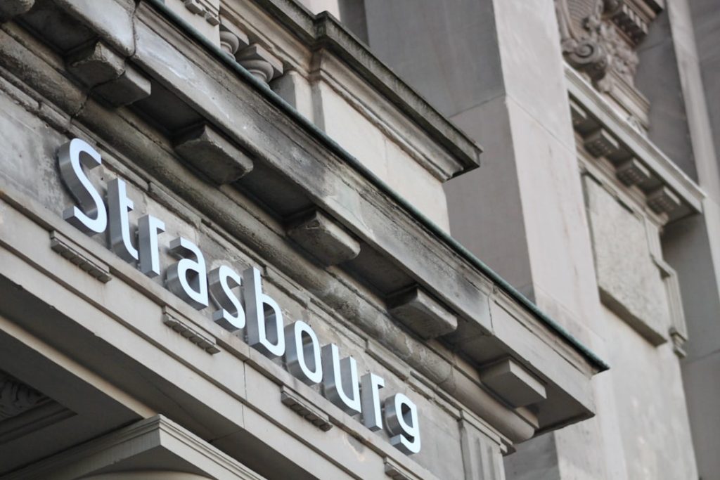 découvrez academic messaging strasbourg, votre solution fiable pour la communication académique et professionnelle à strasbourg. facilitez vos échanges grâce à notre expertise en messagerie sécurisée.